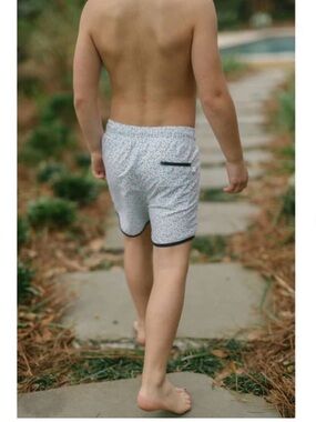NWOT Minnow Garden Floral 11/12 boardies
